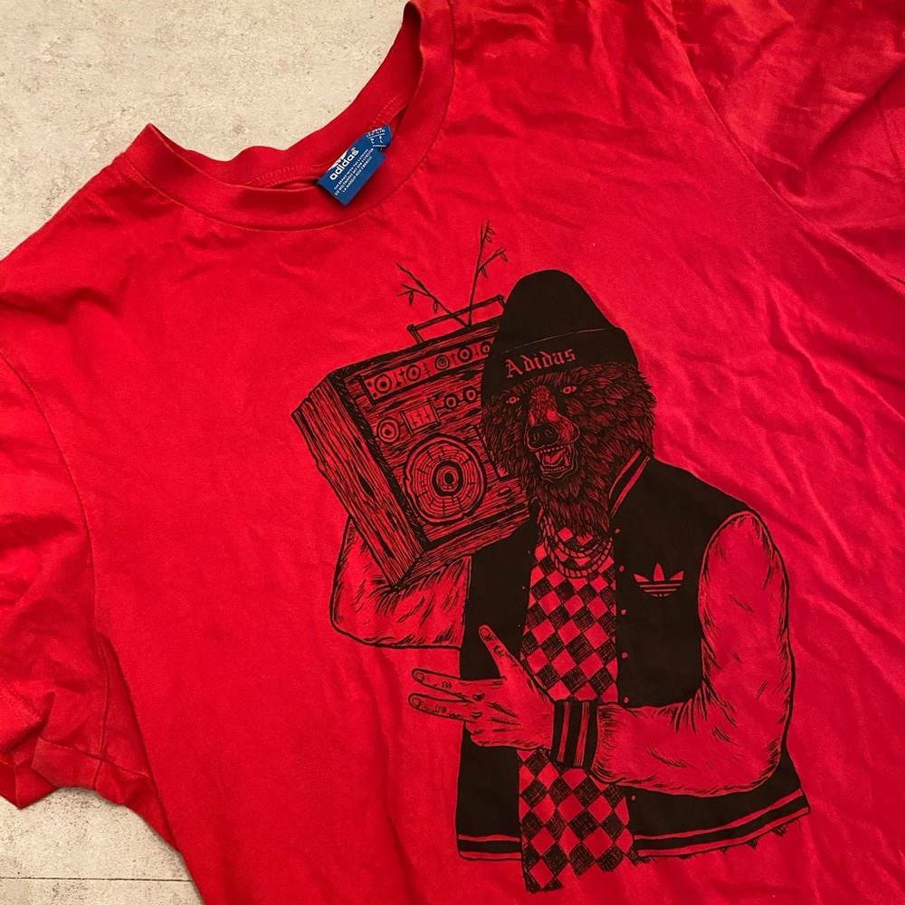 Adidas originals bear logo boombox logo shirt